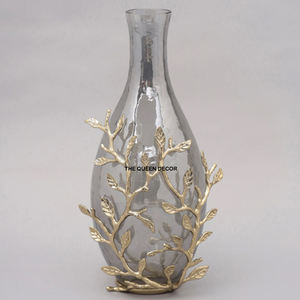 Florero de Aluminio con Decoración de Cristal para Bodas y Centros de Mesa, Hecho a Mano, Acabado Dorado Moderno - Product Image 4