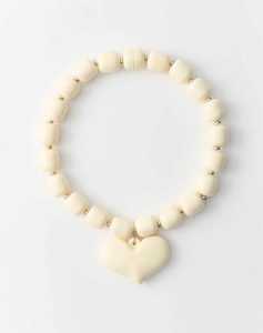 Collier en résine crème en forme de cœur, chaîne perlée faite à la main, bijoux sur le thème de l'amour pour la Saint-Valentin - Product Image 1