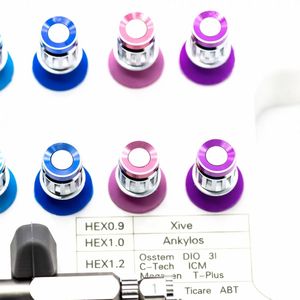 Juego de destornilladores con llave dinamométrica universal, kit de posicionamiento de implantes en caja de plástico - Product Image 2