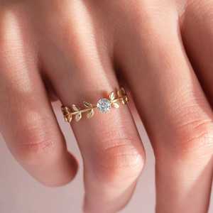 Ensemble de bagues plaqué or 10K pour femme - Bague de mariage décontractée avec sertissage - Product Image 2