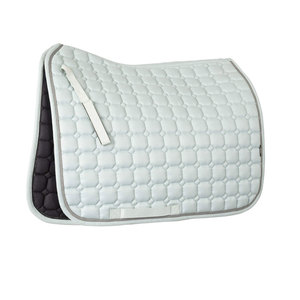 Tapis de selle respirant matelassé avec doublure anti-humidité et rembourrage absorbant les chocs pour l'équitation de dressage - Product Image 1