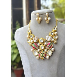 Ensemble collier et boucles d'oreilles en laiton plaqué or de qualité supérieure, perles, tendance, pour femme, cadeau de fiançailles, de mariage, bijoux - Product Image 1