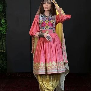 Robe afghane en gros pour femmes, longueur genou, manches bouffantes, style bohème vintage, ligne A, brodée, en polyester, pour fêtes et mariages - Product Image 4