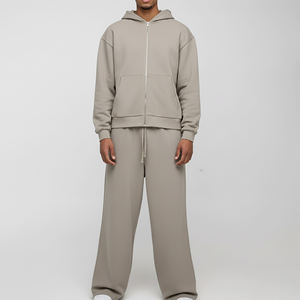 Ensemble de survêtement athleisure minimaliste en molleton de coton épais, comprenant un sweat à capuche zippé taupe et un pantalon de survêtement à jambes larges - Product Image 4