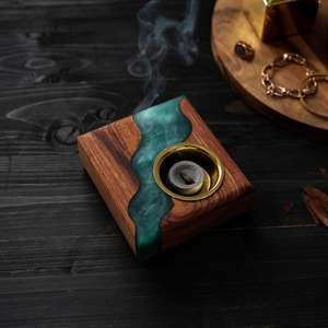 Brûleur d'encens en résine époxy et bois Emerald Forest Flow – Support artisanal haut de gamme fait main pour bâtonnets et cônes, idéal pour les espaces bien-être - Product Image 3