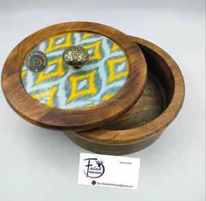 Cuenco para servir de madera tejido con patrón africano ecológico Cuenco redondo grande de grado alimenticio con tapa Tamaño extra grande y tallado por FWE - Product Image 1