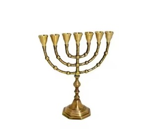 Candélabre artistique en métal à 7 bras pour la maison, élégant support de bougies décoratif pour intérieur - Product Image 1