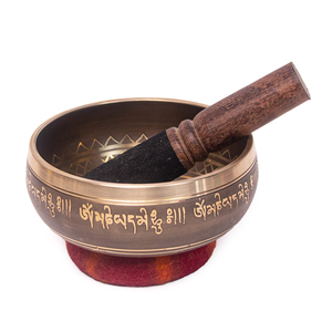 Ensemble de bols chantants tibétains artisanaux en gros, bol sonore himalayen antique gravé Lotus Bouddha pour la méditation et le yoga - Product Image 4
