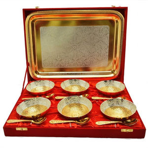 Ensemble de 2 bols en laiton plaqué or et argent bicolore avec plateau sur pied et cuillères dans une boîte rouge - Product Image 2