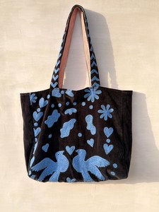Bolsa de Mano de Terciopelo Premium con Bordado Elegante y Forro de Algodón, Ideal para Viajes, Compras, Fiestas y Regalos para Mujeres - Product Image 4