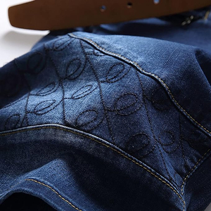 Pantalones Cortos de Mezclilla con Lavado Ácido Personalizados para Hombre y Mujer, Estilo Urbano, Corte Holgado, Vintage, OEM al por Mayor - Product Image 4