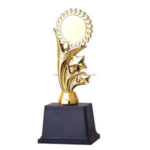 Trofeo Metálico Moderno con Base de Madera Premium, Diseño de Premio Personalizado, Elegante Trofeo de Reconocimiento para Logros Corporativos - Product Image 6