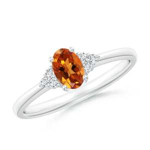 Rhaya Jewels Elegante Anillo de Compromiso Solitario de Plata de Ley 925 Bañado en Rodio con Citrino de Corte Oval Clásico y Engaste de Garra - Product Image 1