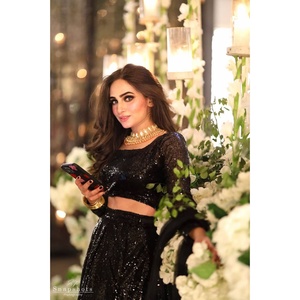 Lehenga Choli de créateur pour les fêtes, silhouette robe de bal à taille naturelle avec broderies de sequins lourdes - Product Image 6