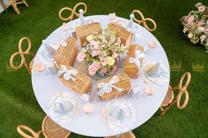 Chaises en rotin faites à la main pour enfants, idéales pour la location événementielle, les anniversaires, les mariages, les réceptions, les cabines photo et la décoration de lieux festifs. - Product Image 6