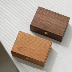 Boîte en bois massif en noyer noir avec gravure personnalisée, boîte de rangement pour cravate et boutons de manchette pour homme, élégante petite boîte cadeau pour bijoux - Product Image 1