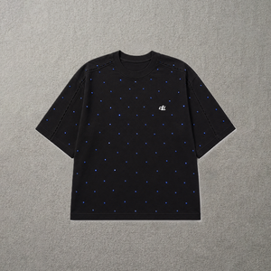 เสื้อเชิ้ตผู้หญิงทรงหลวมสีดำประดับคริสตัล ตกแต่งด้วยเพชรทั่วตัว แขนเสื้อแบบดรอปไหล่ ผ้าฝ้าย รับสกรีนโลโก้ด้านหน้า - Product Image 3
