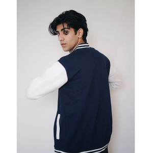 Chaqueta Universitaria Vintage Personalizada para Hombre, con Cuello Alto, Logotipo Frontal, Cuerpo de Lana, Mangas con Letras, Estilo Béisbol - Product Image 3