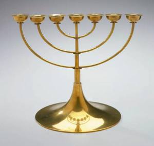 Candelabro Menorah de Latón Antiguo con Detalle de Estrella en la Parte Superior, Soporte Decorativo para el Hogar en Días Festivos - Product Image 3