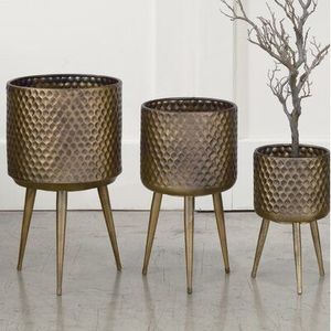 Decorative Modern Iron Powder Coated Eco-Friendly Durable Lightweight Plant Stand Drainage Hole <b>Hanging</b> Option Home <b>Garden</b> - Product Image 1