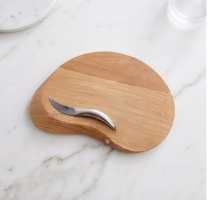 Planche à découper en bois ronde avec poignée en acier inoxydable, design multifonctionnel - Product Image 1