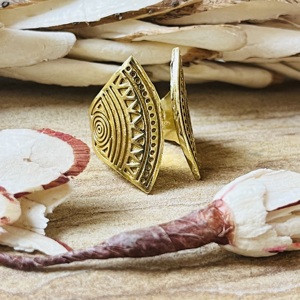 Bague en laiton au design de luxe, motif bouclier tribal, pour femme, plaqué or 18 carats, cercles géométriques concentriques, bijoux enveloppants, vente en gros/OEM - Product Image 5