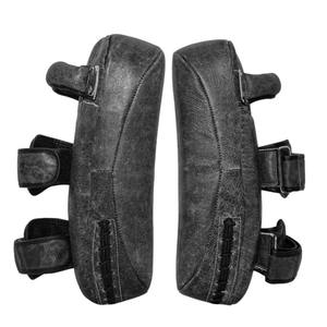Pads d'entraînement de boxe en cuir de haute qualité, coussinets de bras incurvés pour le coup de pied et le coup de poing, idéaux pour le Muay Thai, le MMA et le Kickboxing - Product Image 2