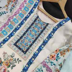 Conjunto de 3 Piezas de Muselina Premium Listo para Usar, Estampados Florales Vibrantes, Traje Salwar con Dupatta, Anarkali, Kurta, Pantalón y Vestido Largo con Dupatta - Product Image 2