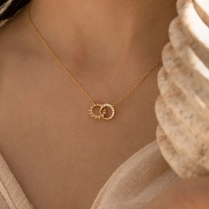 Collier pendentif soleil et lune en or jaune avec diamants de laboratoire - Product Image 1