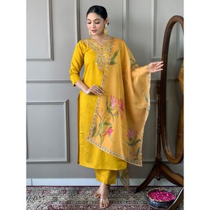 Magnifique ensemble haut et bas en satin pour soirée, avec dupatta taille XL - Product Image 2