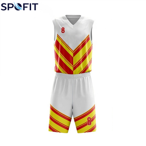 Tenue de basketball personnalisée, maillot et short en polyester respirant, uniforme d'équipe sublimé avec logo personnalisé - Product Image 3