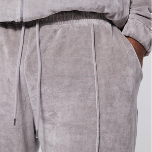 Chándal de invierno de terciopelo regular en blanco con logotipo personalizado para hombre 2024 transpirable respetuoso con el medio ambiente de alta calidad nuevo diseño fabricante - Product Image 4