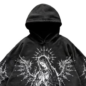 Sudadera con Capucha Negra Gótica Vintage para Hombre, Estilo Urbano, Manga Larga, Corte Holgado, Tejido 100% Algodón - Product Image 2