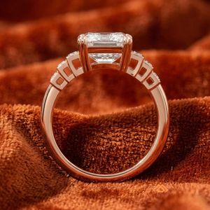 Anillo de Compromiso de Lujo de Oro Rosa de 14K con Moissanita de Corte Esmeralda, Joyería Vintage para Boda, Aniversario, Regalo para Mujer, Estilo Gujarati - Product Image 3