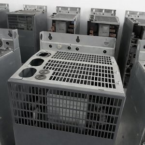 อินเวอร์เตอร์ 75kW รุ่น 6SL3210-1PE31-5AL0 แบบสามเฟส AC สำหรับขับมอเตอร์ 380V ระดับ IP65 - Product Image 6