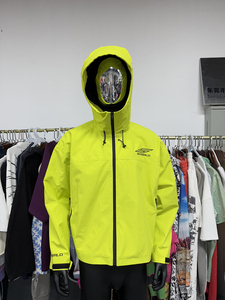 Chaqueta Deportiva Personalizada para Hombre, Amarillo Brillante, con Capucha, Impermeable, Transpirable, Ecológica, de Poliéster/Nailon, con Cierre de Cremallera, para Otoño y Actividades al Aire Libre - Product Image 1