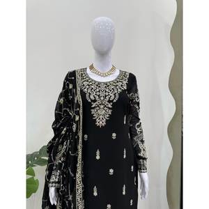 Magnifique ensemble de costume de soirée avec broderie et travail de sequins, taille XL - Product Image 1