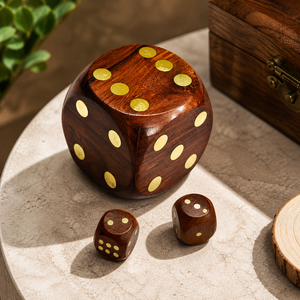 Caja de Almacenamiento para Dados Hecha a Mano en India con Incrustaciones de Latón y Madera de Palisandro |   Estuche Organizador de Dados de Madera de Lujo |   Accesorio Decorativo para Juegos, Regalo - Product Image 1