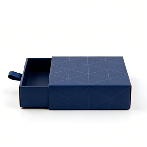 Boîte d'emballage rigide en papier kraft couché pour petits bijoux, avec revêtement UV, gaufrage et logo personnalisé de luxe pour collier, bracelet, cadeau - Product Image 1