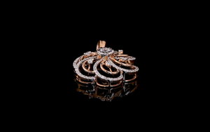 Pendentif de luxe en forme de fleur avec diamant rond brillant cultivé en laboratoire |   Parfait pour les cadeaux, les fêtes, les mariages et les événements spéciaux - Product Image 6