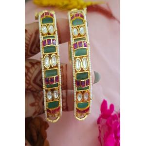 Magnifiques bracelets en laiton plaqué or de qualité supérieure, sertis de moissanite, tendance, exclusifs, design de créateur, collection de deux bracelets pour femmes, pour les fêtes et les mariages - Product Image 2