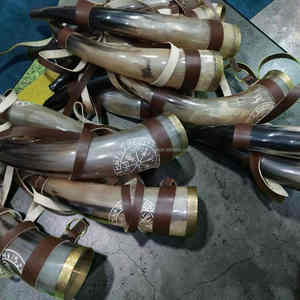 Auténtico Soplador de Cuerno de Buey Vikingo, Tallado a Mano en Cuerno Natural con Correa de Cuero para Uso Ceremonial y en Bares al Mejor Precio - Product Image 3