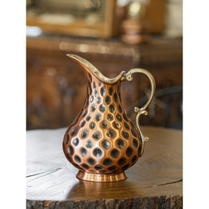 Carafe en cuivre martelé à la main, style moderne et traditionnel, capacité 1500 ml, incluant 1 pichet en cuivre avec poignée en laiton - Product Image 1