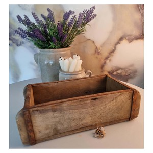 Moule à briques en bois de luxe de designer, jardinière florale unique, accent décoratif pour balcon et jardin, objet de présentation - Product Image 6