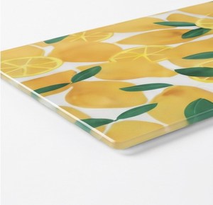 Planche à découper rectangulaire unique à motif citron avec trou de suspension, planche à découper jaune à imprimé fruit pour la cuisine - Product Image 2