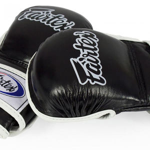 ถุงมือชก MMA Fairtex คุณภาพพรีเมียม หนังแท้ ปรับขนาดได้ บรรจุภัณฑ์ปรับแต่งได้ สีดำ - Product Image 4