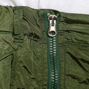 Pantalon cargo jogger pour homme de haute qualité en nylon premium avec fermeture éclair intégrale, taille élastique et cheville ajustable - Product Image 5