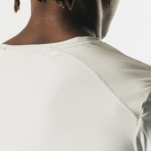 Camisetas Unisex 100% Algodón 180gsm con Logotipo Personalizado, Camiseta Lisa Teñida de Alta Calidad para Hombre, Patrón Sólido, Tejido de Tela - Product Image 3