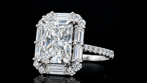 Bague de fiançailles en diamant de taille radiant certifié IGI, cultivé en laboratoire, avec diamants baguette sur les côtés, or 10K/14K/18K, argent 925/935 - Product Image 2