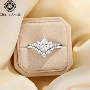 Bague de fiançailles classique pour femme en argent plaqué or rose avec moissanite taille coussin, sertie de griffes, certifiée IGI 3, de Charm Jewells - Product Image 2